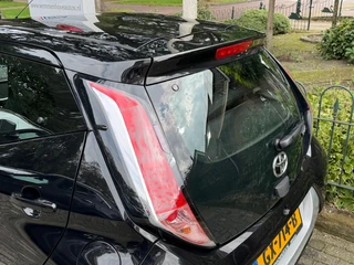 Toyota Aygo 1.0 VVT-i x-clusiv / 36