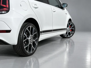 Volkswagen up! 1.0 TSI GTI 116 pk  | 17 inch lichtmetaal | stoelverwarming | climate control | zwart dak-spiegels | NL auto / 11