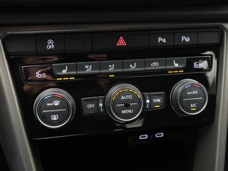 Volkswagen T-Roc 1.5 TSi 150 Pk Automaat Style Business | Adaptive Cruise Control | Elektrische Achterklep | Navigatie | Trekhaak | Stoelverwarming | 17 Inch / 29