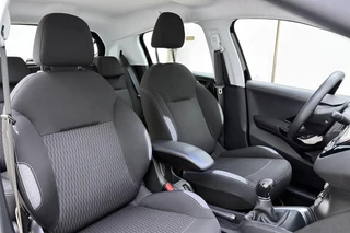 Peugeot 208 1.2 PureTech Blue Lion | Parkeersensoren | Navigatie | Radio | Stuurbediening | Climate control | Airco | / 11