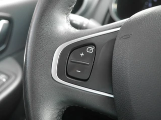 Renault Clio Estate 0.9 TCe Limited 90pk | Navigatie | Trekhaak | Airco | Cruise Control | Parkeerhulp achter | Extra getint glas | Lichtmetalen velgen / 23