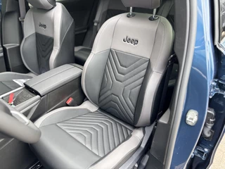 Jeep Compass First Edition 74 kWh | 360 Camera | Massage | Schuif-kanteldak / 7