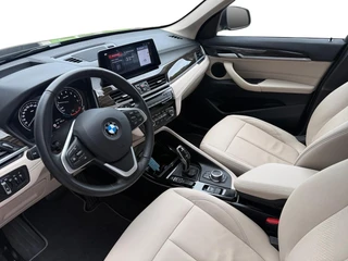 BMW X1 sDrive18i Business Edition Plus | Trekhaak | Leder | Navi | Stoelverwarming | Head-Up Display | Ambient Lighting | NL AUTO | Cruise Control | Climate Control | 12 maanden Bovag garantie | / 11