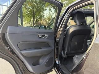 Volvo XC60 2.0 T6 Plug-in hybrid AWD Plus Black Edition / 8