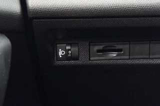 Peugeot 308 SW 1.2 Hybrid 145 e-DCS6 Allure / 23