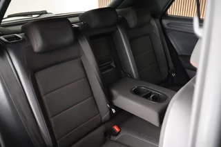 Volkswagen T-Roc 1.5 TSI 150pk DSG Sport Black Style Keyless Camera Virtual Cockpit Navigatie / 35