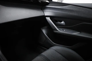 Peugeot e-408 Allure 58 kWh | NIEUW | COMFORT / CONNECT / 360 VISION & DRIVE ASSIST- PACK | STUURVERWARMING | DAB | APPLE | CAMERA / 40