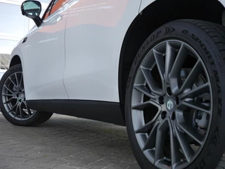 Leapmotor C10 Design REEV 28.4 kWh | Demo | 1500 trekgewicht | Nieuw uit voorraad Leverbaar | Panoramadak | Camera | 20 inch | Elektrische achterklep / 27