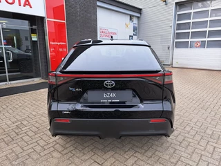 Toyota bZ4X Dynamic 73 kWh STOEL/STUURWIEL VERWARMING 360 CAMERA DRAADLOOS TEL. LADEN / 7