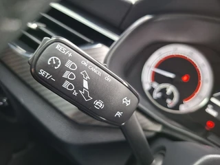 Skoda Kamiq 1.0 TSI Monte Carlo * 29.000KM! * Panoramadak * Stoelverwarming * Carplay * Full Led * / 16