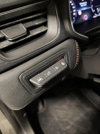 Renault Captur 1.3 TCe 155PK Initiale Paris Trekhaak Bose / 12