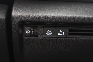 Citroen C4 X 1.2 Puretech 100 You Apple CarPlay Climate Control / 23