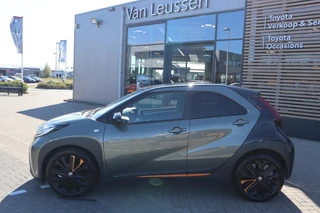 Toyota Aygo X LIMITED JBL-AUDIO STOELVERWARMING KEYLESS PARK-SENSOREN 18"LMV APPLE/ANDROID LED CLIMA CAMERA AD-CRUISE NL-AUTO / 2