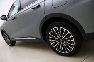 Omoda 9 Premium Hybride 537 PK Automaat | NIEUW MODEL | DEMO | Mat lak | Schuif/kanteldak | Lederen bekleding | Massagestoelen | Keyless | Stoel & Stuurverwarming | 7 jaar garantie / 21