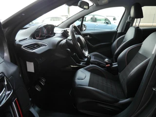 Peugeot 2008 1.2 PureTech GT-line | 110PK | Trekhaak | Achteruitrijcamera | 17 inch lichtmetalen velgen | Apple carplay/Andriod auto | Dakrails | Climate control | Cruise control / 8