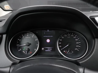 Nissan Qashqai 1.2 Acenta | AUT. | PANO | TREKHAAK | CAMERA | STOELVERW. | CRUISE | NAVI | / 6