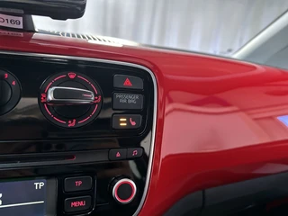 Volkswagen Up! 1.0 take up! BlueMotion Panoramadak Stoelverwarming Parkeersensoren / 19