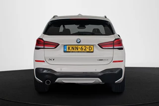 BMW X1 xDrive25e M Sport Sportstoelen Stoelverwarming Apple CarPlay LED / 16
