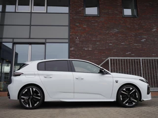 Peugeot 308 1.2 Hybrid 145 e-DCS6 GT € 6000,- DEMOVOORDEEL! | AGR stoelen | Stoel en stuurverwarming | Camera rondom | Adaptieve cruise control | Panoramadak | Afneembare trekhaak | Full led | 18 inch lichtmetalen velgen / 4