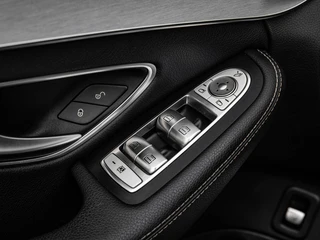 Mercedes-Benz C-klasse Estate 180 Premium | LED | Trekhaak | Camera | Apple CarPlay/Android Auto | Stoelverwarming | Dodehoekdetectie | Dealeronderhouden / 35