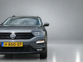 Volkswagen T-Roc 1.0 TSI Style 116 pk  | adaptieve cruise control | navigatie | parkeersensoren | all season banden | climate control / 10