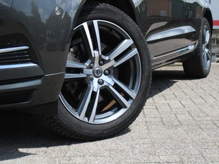 Volvo XC60 2.0 Recharge T8 AWD R-Design Panoramisch schuif/kantel dak, 360 Camera, Stoelverwarming, Harman/Kardon audio installatie, Navigatie / 4