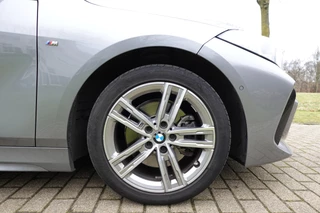 BMW 1 Serie 118i Business Edition M sport  | Camera | CarPlay | Stoelverwarming | Navi | / 13