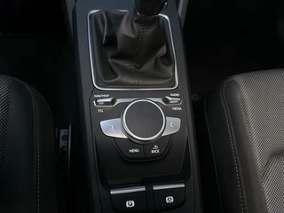 Audi Q2 30 TFSI Advanced Edition Panoramadak Stoelverwarming App-Connect DAB+ / 24