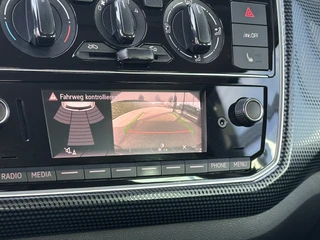 Volkswagen up! 1.0 65pk Move Up! Cruise | Stoelverwarming | Camera | 4-season | Mistlampen | Bluetooth | Rijklaar incl. 1 jaar Bovag garantie / 18