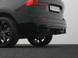 Volvo XC60 2.0 T6 AWD + Black Edition 350PK Pano | Trekhaak / 61