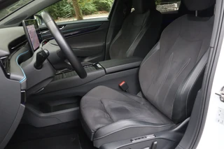 Volkswagen ID.7 Pro Business 77 kWh Leder/IQ.Light/360/Head-up/Discover Pro Max/Keyless/20"/Trekhaak wegkl. / 14