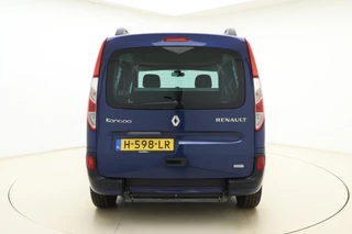 Renault Kangoo Family Rolstoelbus | Invalide vervoer | Rolstoelsauto handgeschakeld | Rolstoellift | Airco | Verlaagde vloer achterin | Oprijplaat of elektrische rolstoellift | 3-punts rolstoelgordelsysteem | Elektrische spanbanden | Extra lange veiligheidsgordels | Antislip-oprijplaat | Rolstoelplaats achter bestuurder/passagier | Versterkte vloerconstructie / 12
