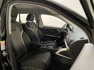 Audi Q2 30 TFSI Epic Navigatie LED Climate Control Parkeersensoren / 6