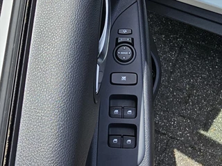 KIA Stonic 1.0 T-GDi MHEV 100pk DynamicPlusLine / 22