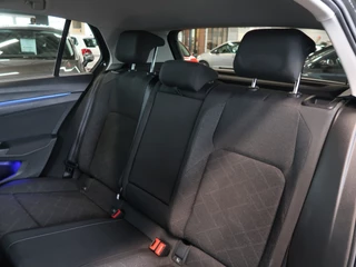 Volkswagen Golf 1.0 eTSi 110pk DSG Business 5-drs. CAMERA/KEYLESS/WINTERPACK/CARPLAY/17INCH / 30