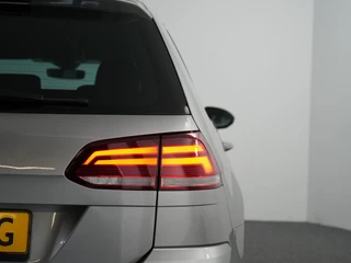 Volkswagen Golf Variant 1.5 TSI Highline Business R | Stoelverwarming | Camera | Virtual | ACC | / 30