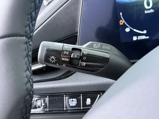 Kia Niro 1.6 GDi Hybrid DynamicLine Automaat  - Adaptive Cruise Control- Navigatie - DAB- Apple Carplay/Android Auto Fabrieksgarantie 26-01-2032 of 150.000 km / 25