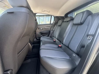 Peugeot 208 1.2 PureTech Allure Pack | Adaptive Cruise Control | Parkeercamera/-sensoren | Keyless Start | Apple Carplay/Android Auto | Climate Control | i-Cockpit | Navigatie | DAB | Full LED | Dealer Onderhouden | / 12