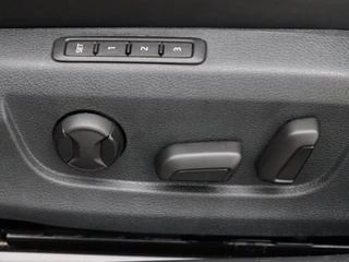 Škoda Superb Combi 1.5 TSi 150 Pk Automaat Sportline Business | Panoramadak | Trekhaak | Virtual Cockpit | Adaptive Cruise | Camera | LED | 19 Inch | 53.466 Km! / 23