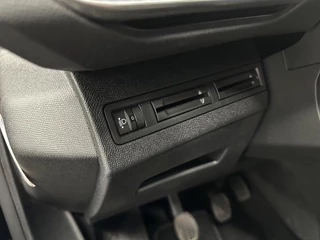 Peugeot 5008 1.2 PureTech Blue Lease Active LM NAVI CARPLAY CRUISE ECC. / 20