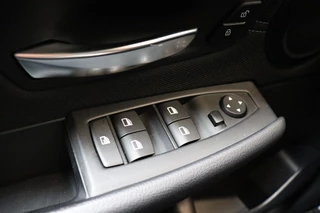 BMW 2 Series Active Tourer 218i Executive Automaat  / Trekhaak / Parkeersensoren / Stoelverwarming / Navigatie / Cruise Control / Bluetooth / Climate Control / LED / Sportstoelen / Multifunctioneel Stuurwiel / 17 Inch / 26