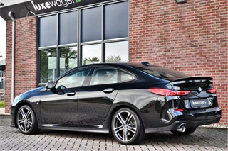 BMW 2 Serie Gran Coupé 218i M-Sport  Shadowline Trekhaak 18inch Live-cockpit Sfeerverlichting / 7