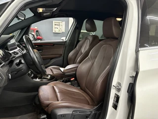 BMW 2-serie Active Tourer 218i High Executive/ NL auto/ Afneembare trekhaak/ Achteruitrijcamera / 10