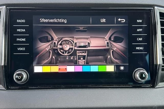 Skoda Karoq 1.5 TSI 150pk Style | TREKHAAK | PANO| CAMERA | ADAPTIVE | / 19