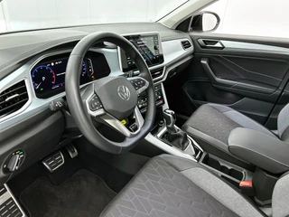 Volkswagen T-ROC 1.5 TSI Life Edition | Automaat | Adaptive Cruise | Stoelverwarming | CarPlay | Parkeersensoren | BTW / 13