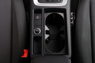 Audi Q3 45 TFSI Hybrid Edition Camera Trekhaak App-connect Stoelverwarming / 33