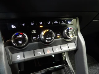 Škoda Karoq 1.5 TSI ACT Greentech 150pk DSG-7 Sportline Business / 31