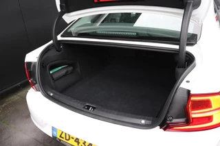 Volvo S90 2.0 T4 Momentum | CAMERA | VIRTUAL COCKPIT | CRUISE | APPLE CARPLAY | / 16