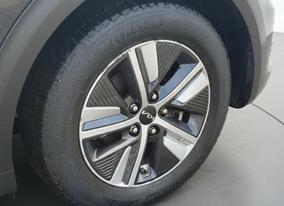 Kia Niro 1.6 GDi PHEV DynamicLine STOELVERWARMING - JBL - NAVI - CAMERA / 24