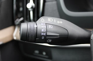 Volvo XC90 2.0 T8 Plug-in hybrid AWD Plus Bright  | Luchtvering | BLIS | Panoramadak | 360 Camera / 44